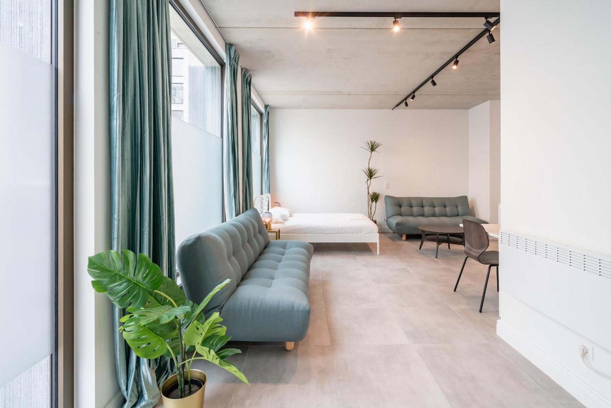 Opera Apartments In The Center Of アントウェルペン エクステリア 写真