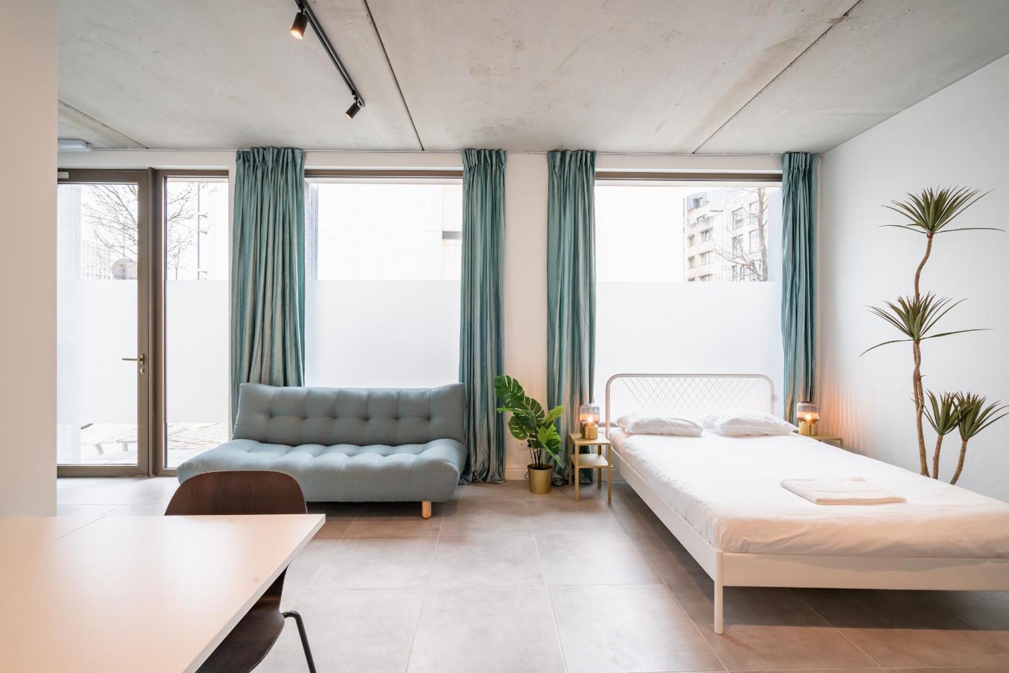 Opera Apartments In The Center Of アントウェルペン エクステリア 写真